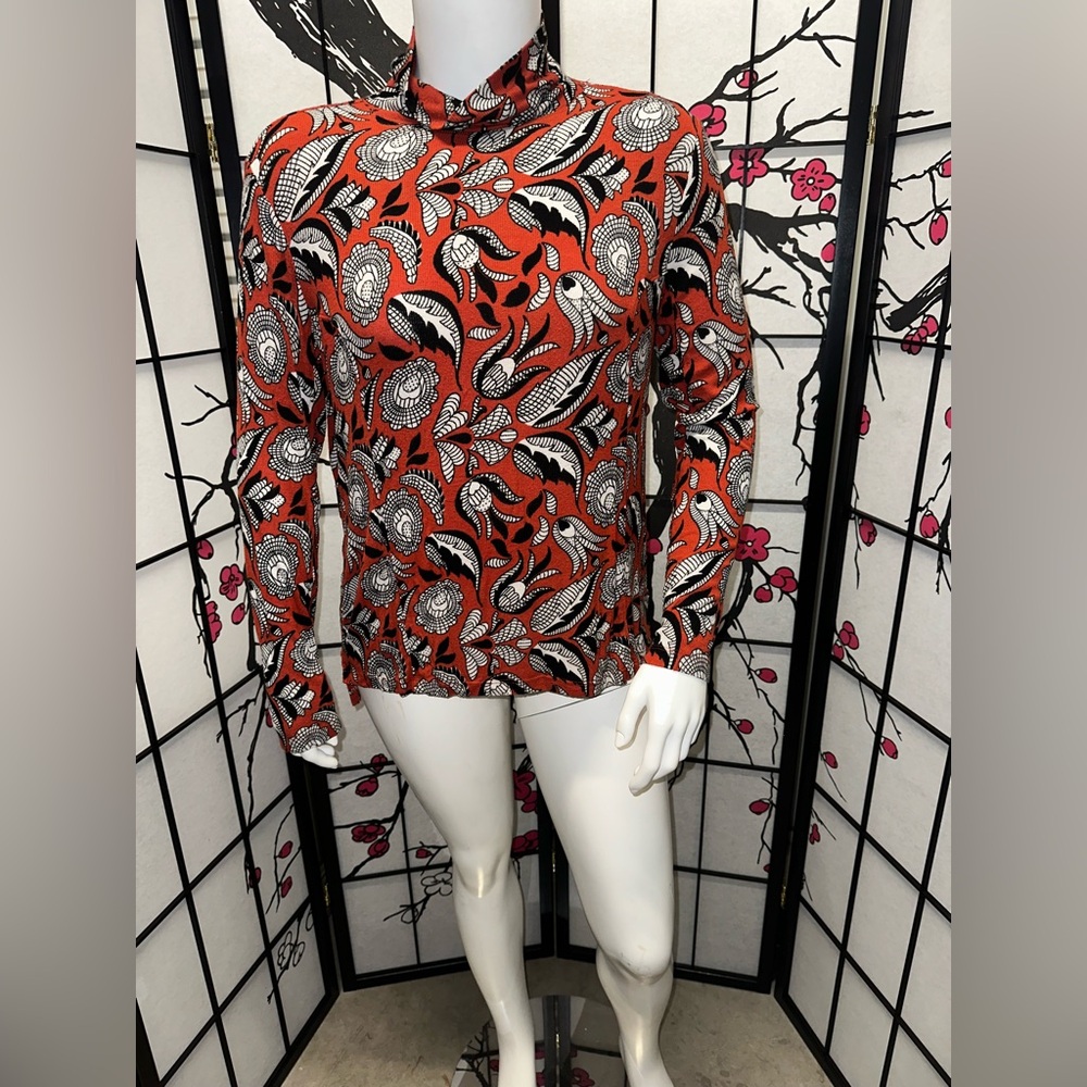 Retro print turtleneck